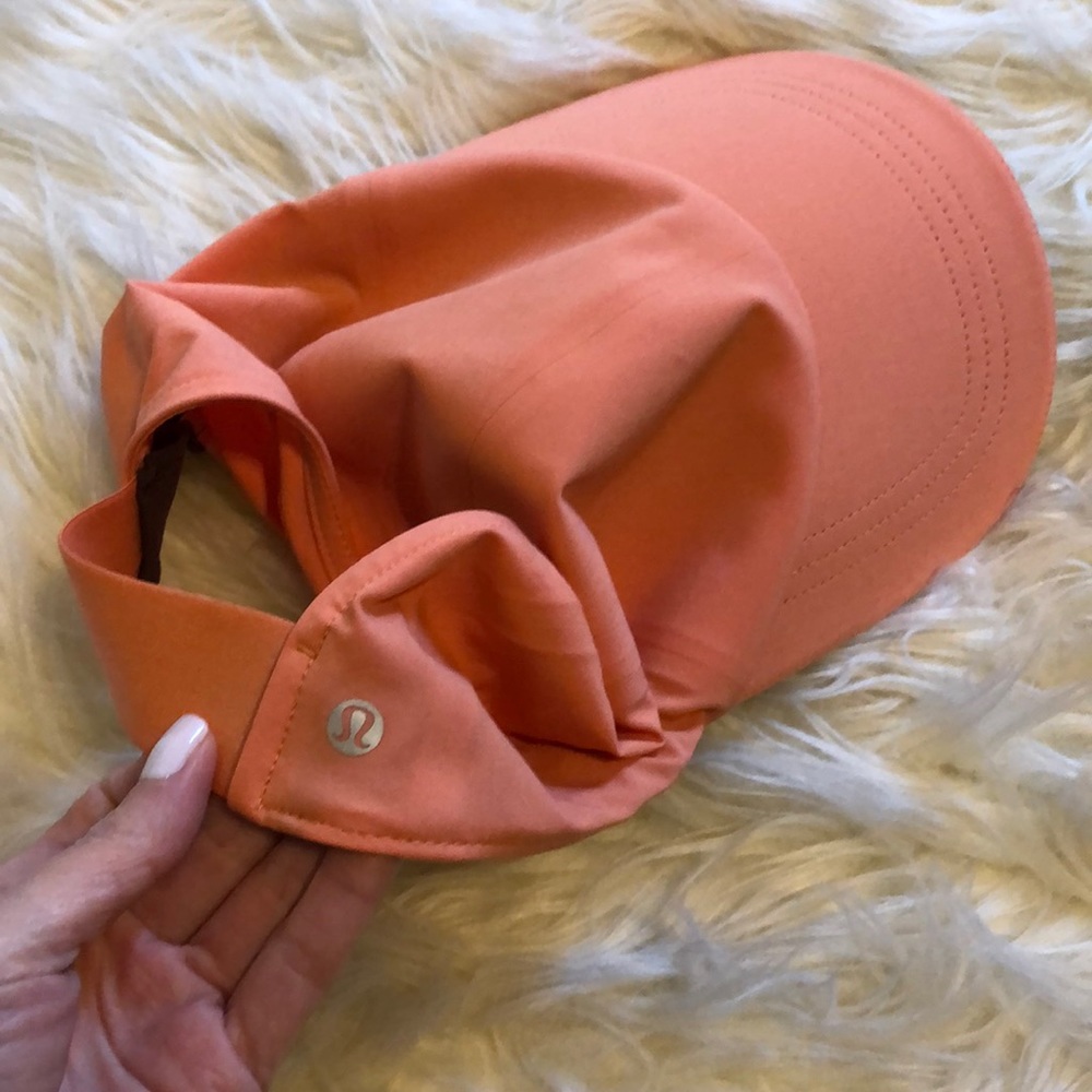 Gently used lululemon hat
